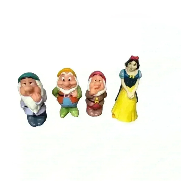 Disney’s Snow White & The Seven Dwarfs Vintage Figure Lot of 4 - Picture 1 of 10